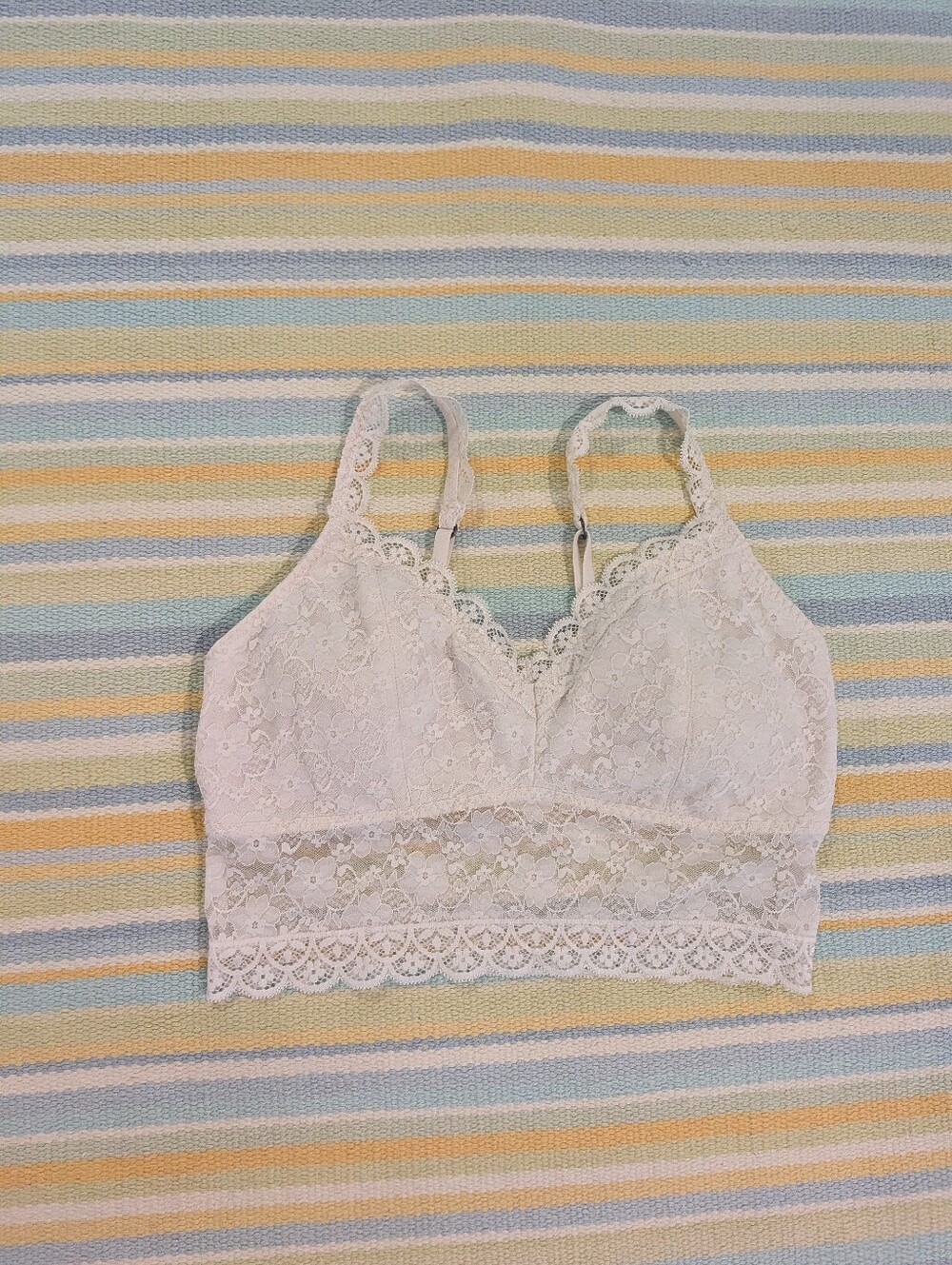 Hollister Floral Lace Longline Triangle Bralette in White (Estimated Size [S/M])